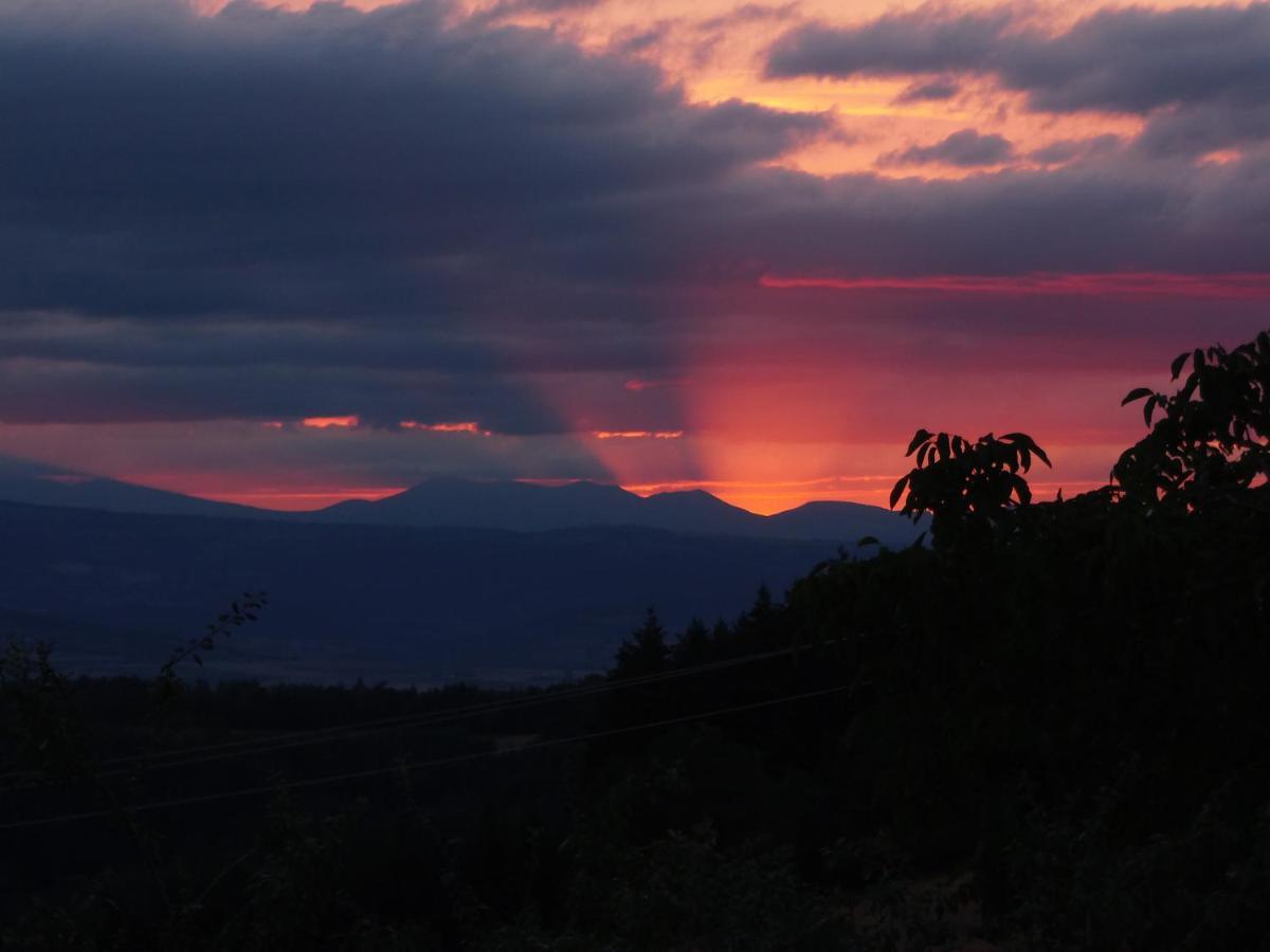 Le Vallon D'Armandine, Gite Ecologique Auvergne Saint-Hilaire  ภายนอก รูปภาพ